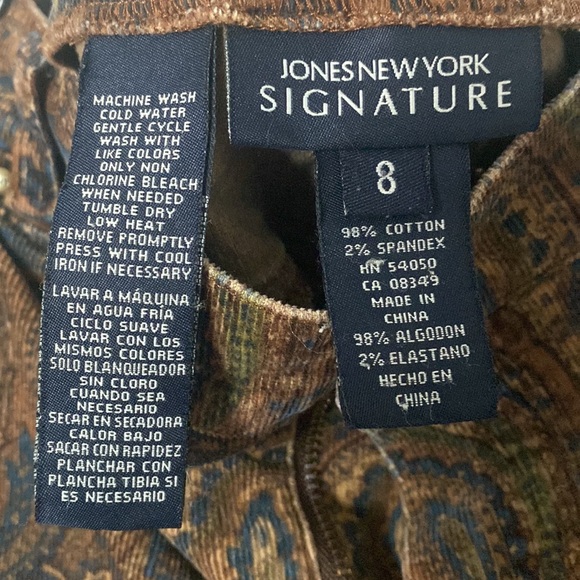 Brown corduroy flare pants. Size 8. - Picture 4 of 4